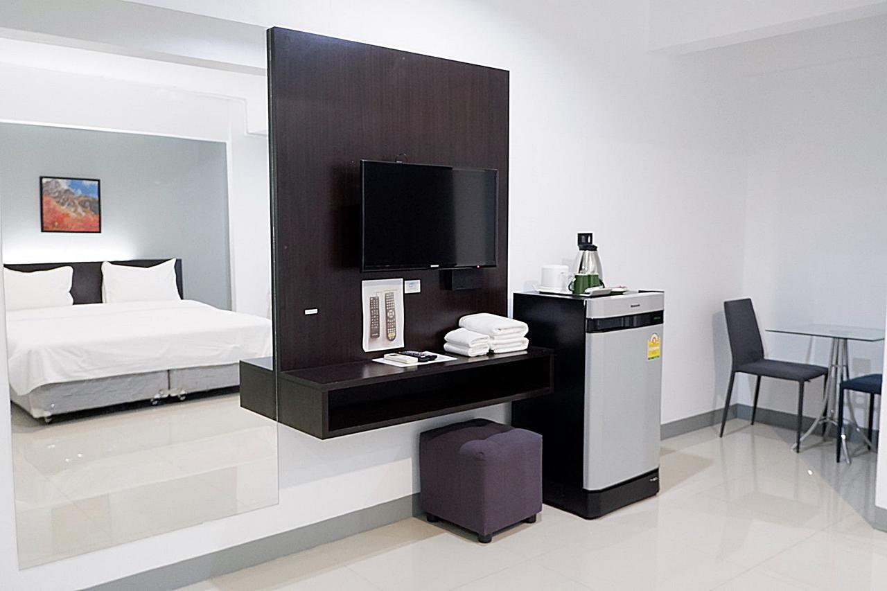 Izen Budget Hotel & Residence Rayong Exterior photo