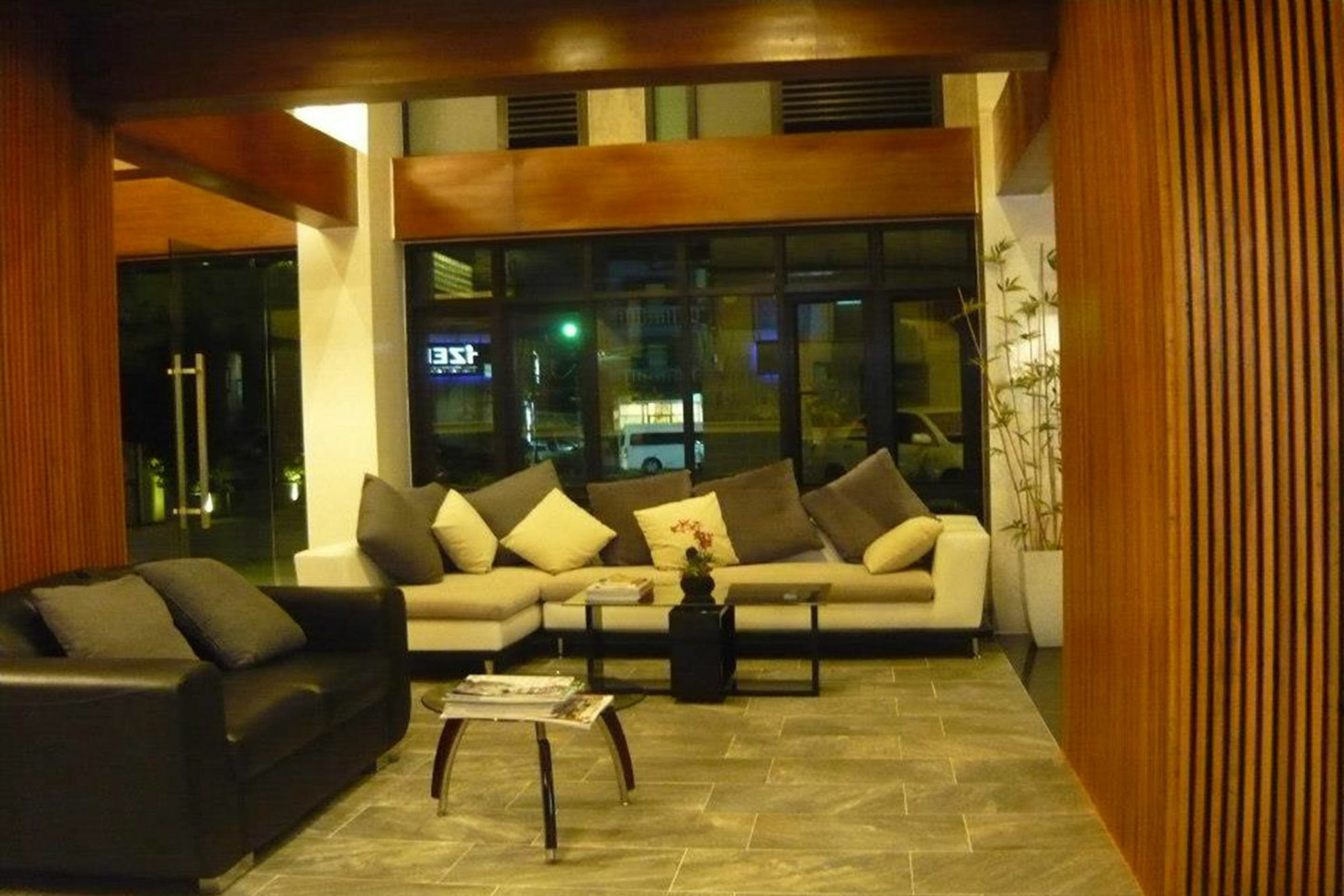 Izen Budget Hotel & Residence Rayong Exterior photo