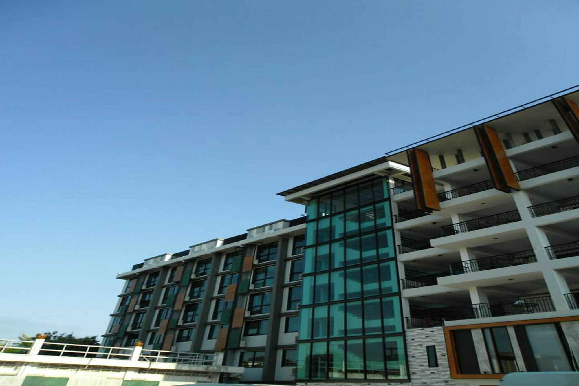 Izen Budget Hotel & Residence Rayong Exterior photo